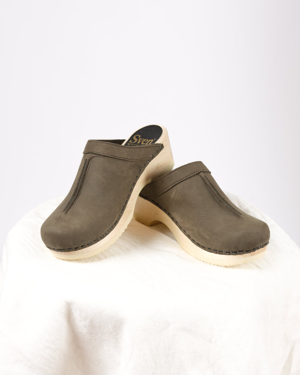 Sven high hot sale heel clogs